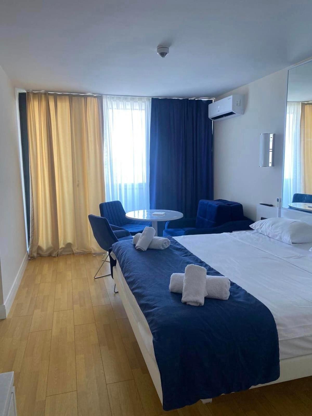 Suites Orbi City Aparthotel Batumi Ngoại thất bức ảnh