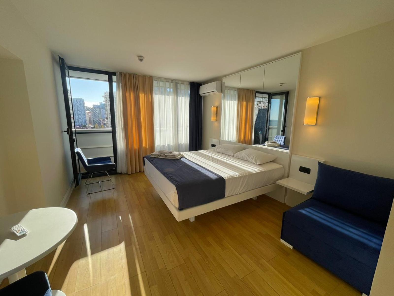 Suites Orbi City Aparthotel Batumi Ngoại thất bức ảnh