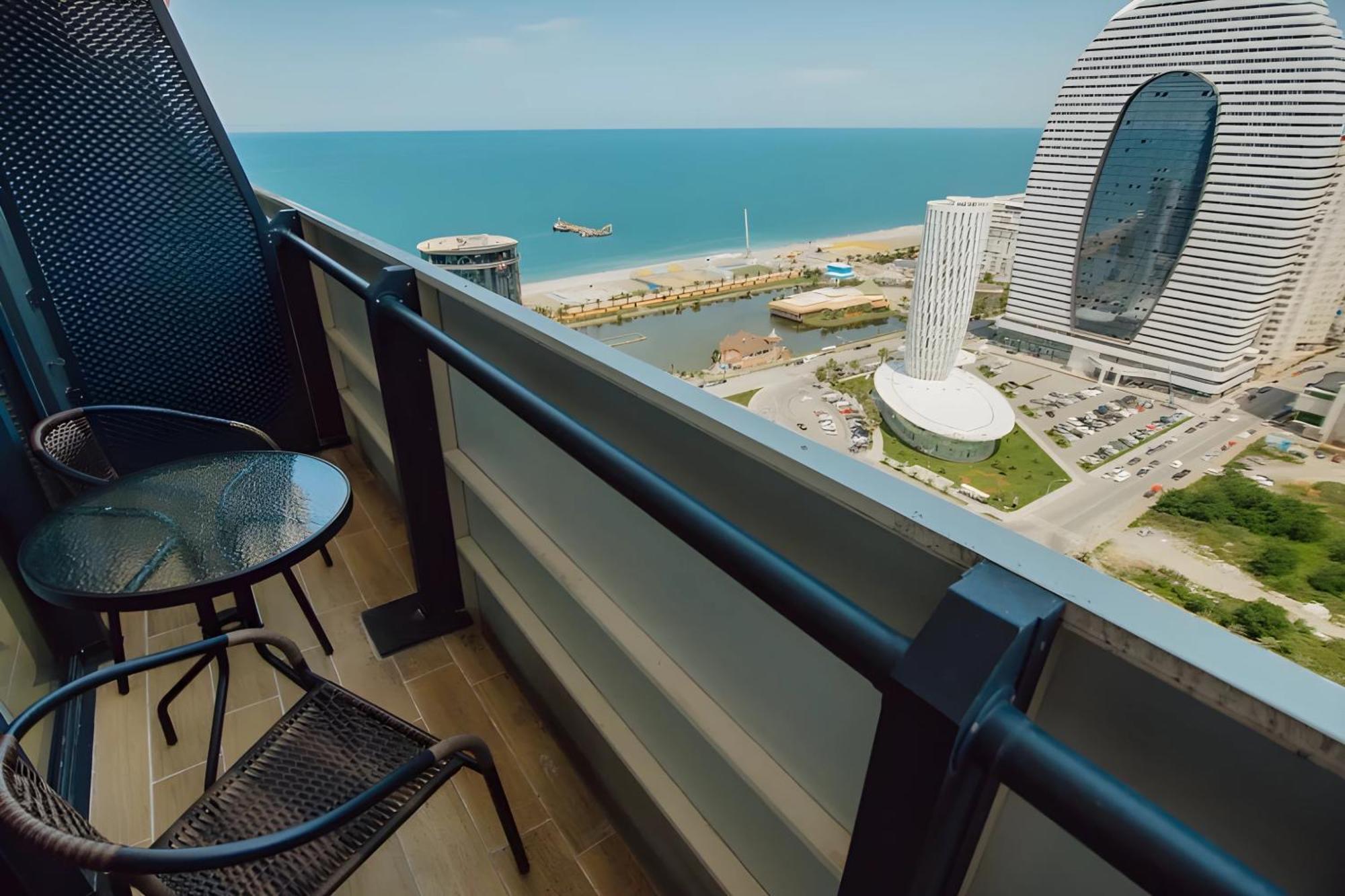 Suites Orbi City Aparthotel Batumi Ngoại thất bức ảnh