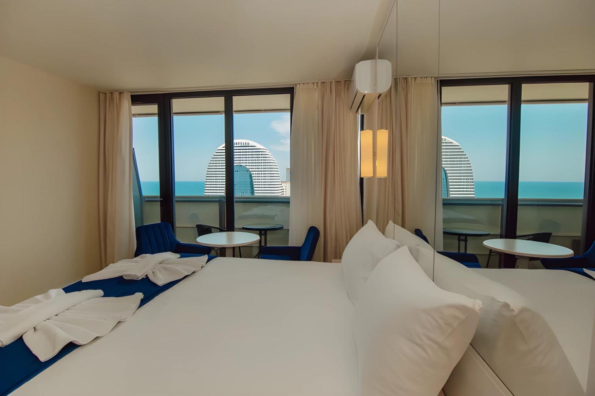 Suites Orbi City Aparthotel Batumi Ngoại thất bức ảnh